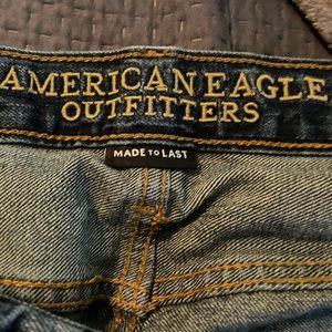 Men’s American Eagle jeans size 30x32 straight leg.